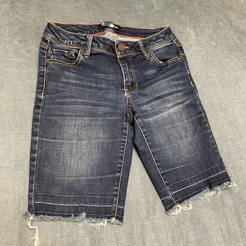 Boom Boom Jeans Bermuda Shorts Womens 28 Blue Mid Rise Medium Wash Frayed Hem